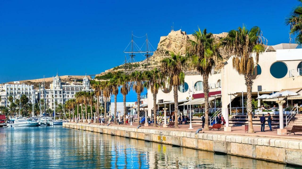 Beach, City Center And Entertainment Alicante Buitenkant foto